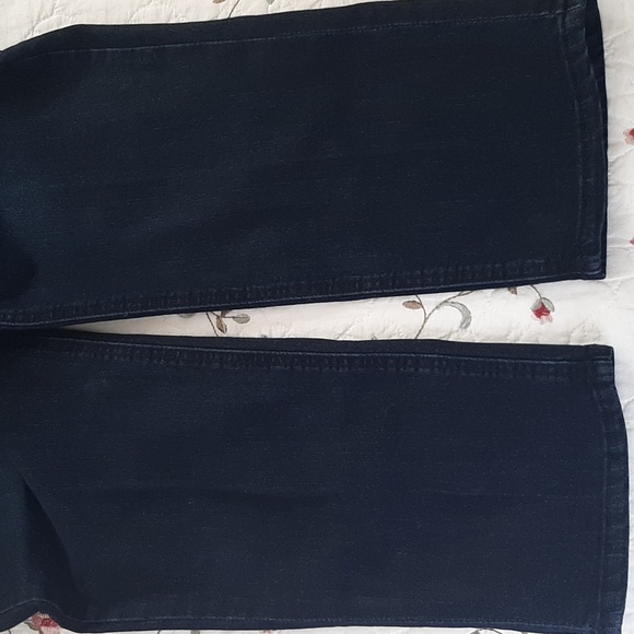 C J Banks 18 W Average Signature Slimming Dark Denium Jeans Like New - Picture 5 of 10